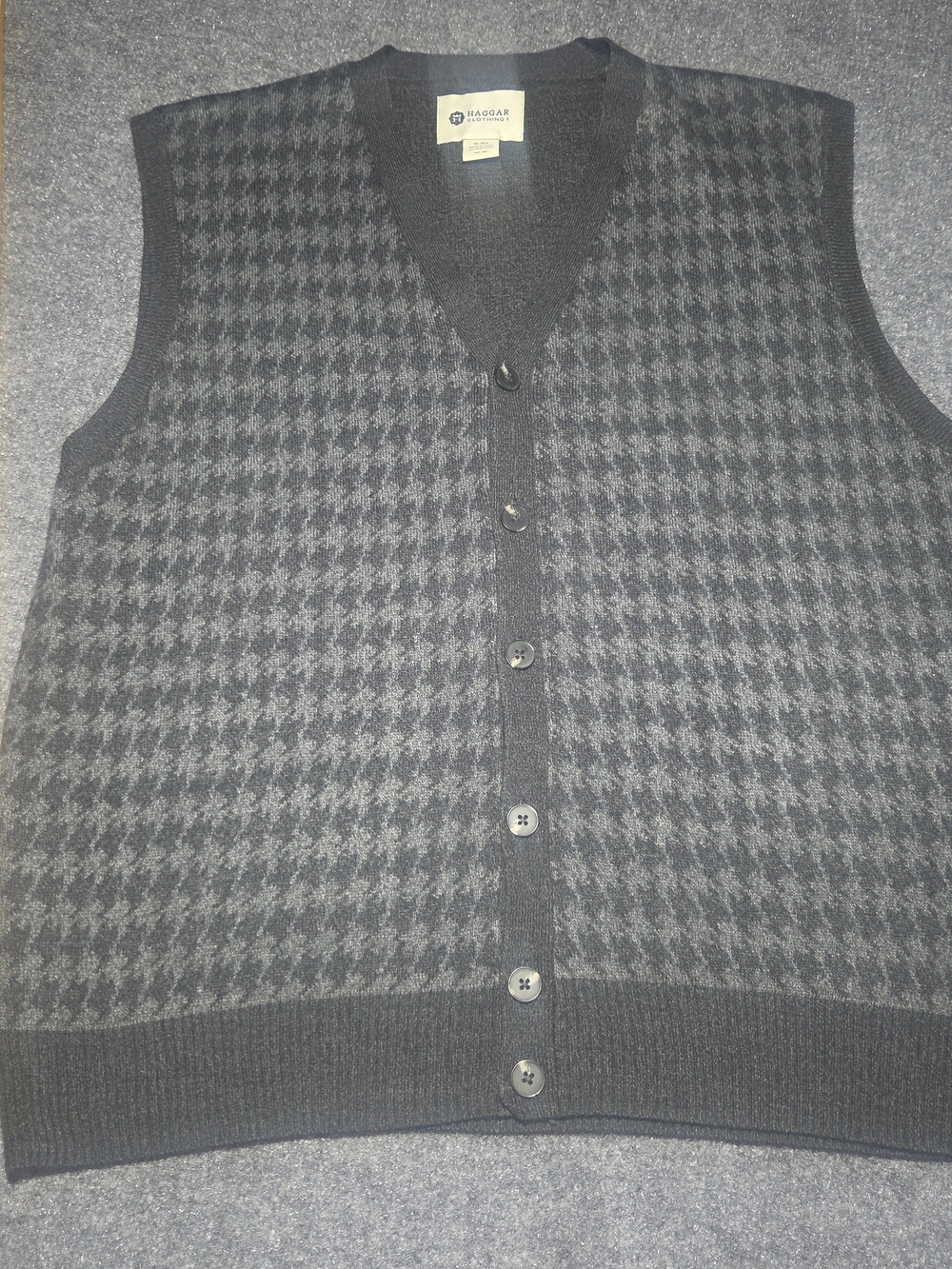 Haggar Mens Sweater Vest Size XL Grey Charcoal Houndstooth Button Front Knit